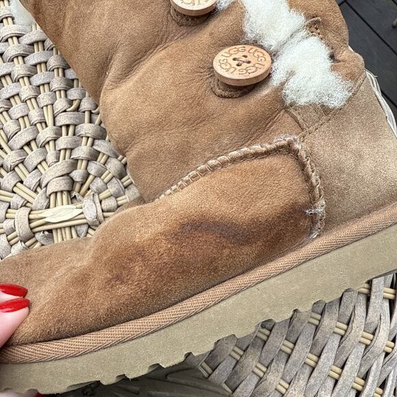UGG Boots 1016227 Bailey Button Triplet II Size 1 Junior’s UK 13 EU 31 Chestnut - Picture 14 of 16